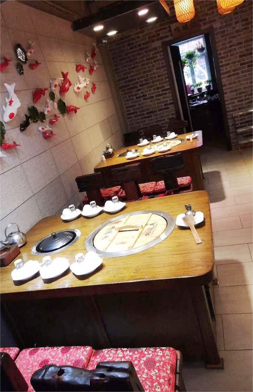鐵鍋燉餐桌與餐飲服務(wù) 餐廳員工管理的十個(gè)高效技巧